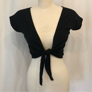 ⭐️2/$20⭐️ ARITZIA Wilfred black tie front crop top. Size XS.